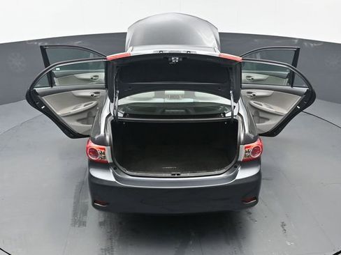 Used 2011 Toyota Corolla image 42