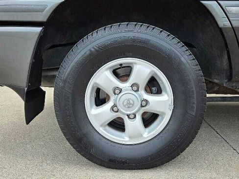 Used 1999 Toyota Land Cruiser image 36