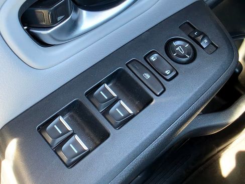 Used 2025 Honda Pilot Touring image 10