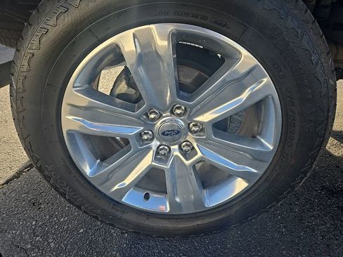 Used 2019 Ford F150 Platinum w/ Equipment Group 701A Luxury image 40