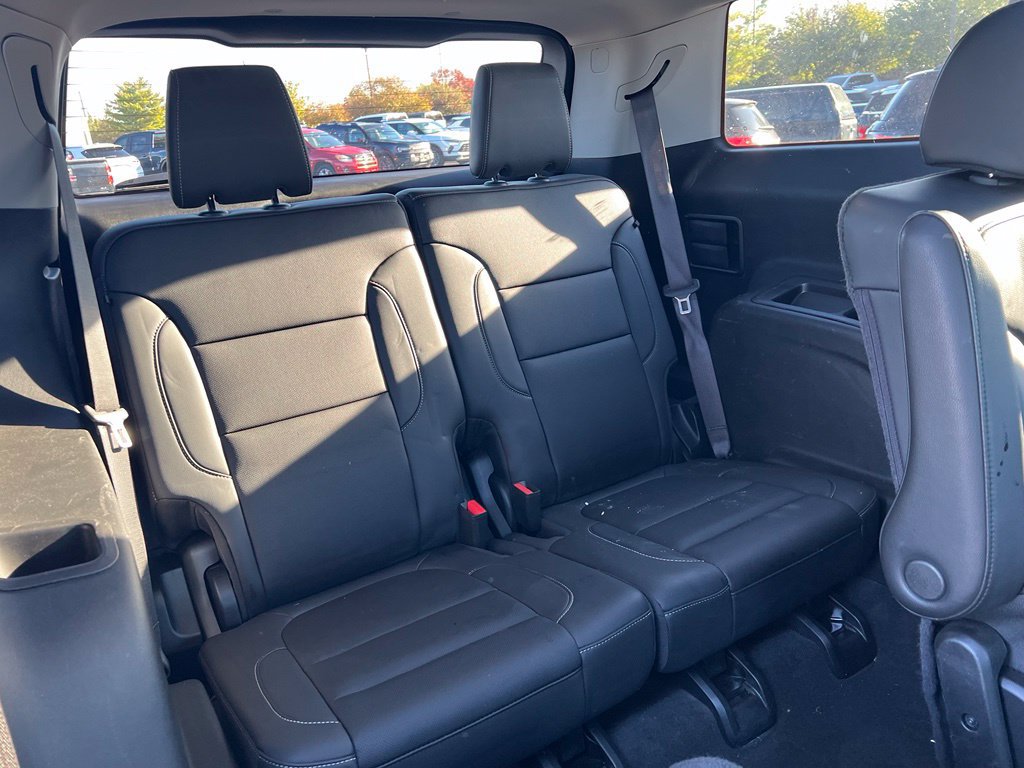 Used 2023 GMC Acadia SLT w/ Technology Package FWD image 12