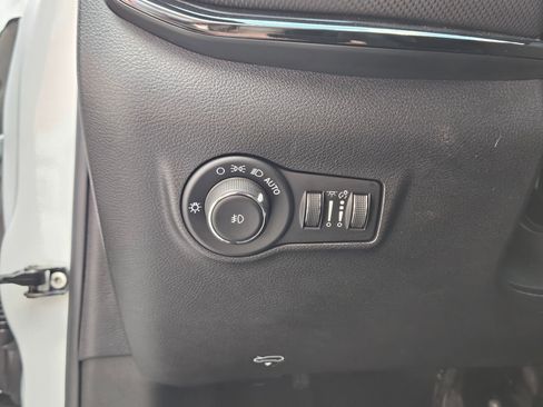 Used 2025 Jeep Compass Latitude w/ Altitude Special Edition image 20