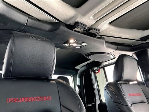 Used 2023 Jeep Gladiator Rubicon w/ Cold Weather Group image 27