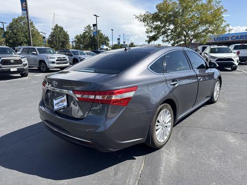 Used 2014 Toyota Avalon Limited w/ Technology Package FWD image 5