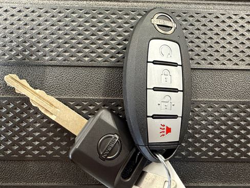 Used 2024 Nissan Frontier SL w/ Technology Package RWD image 33