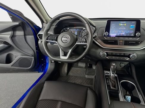 Certified 2025 Nissan Altima 2.5 SR image 22