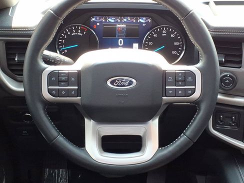 Used 2024 Ford Expedition XLT AWD/4WD image 17