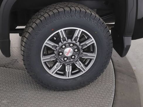 Used 2024 GMC Sierra 1500 AT4 w/ AT4 Preferred Package AWD/4WD image 13