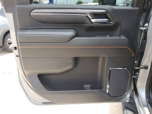 Used 2025 GMC Sierra 2500 AT4 w/ AT4 Premium Plus Package AWD/4WD image 13
