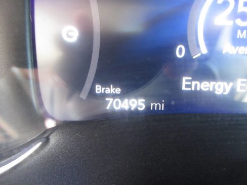 Used 2021 Chrysler Pacifica Touring-L FWD image 25