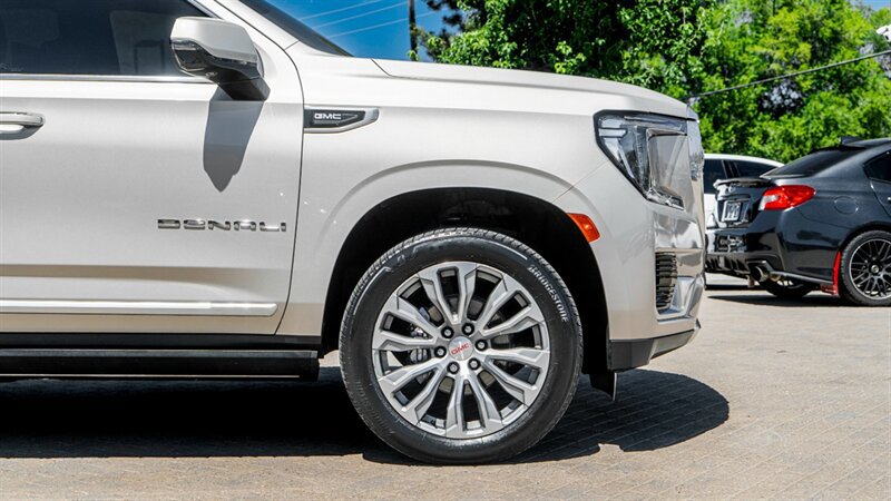 Used 2021 GMC Yukon Denali w/ Denali Ultimate Package AWD/4WD image 11