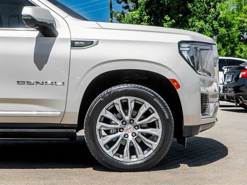 Used 2021 GMC Yukon Denali w/ Denali Ultimate Package AWD/4WD image 11