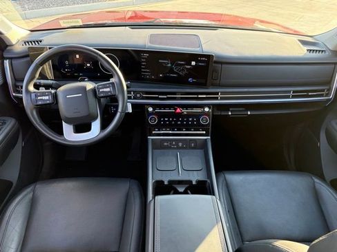 Used 2025 Hyundai Santa Fe Limited image 9