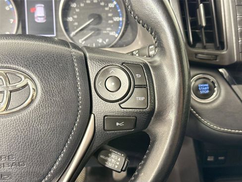 Used 2017 Toyota RAV4 XLE FWD image 17