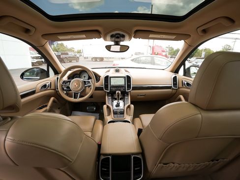 Used 2016 Porsche Cayenne S AWD/4WD image 52