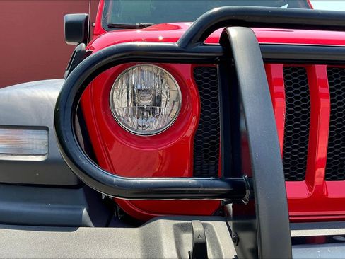 Used 2018 Jeep Wrangler Sport AWD/4WD image 32