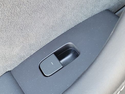 Used 2023 Tesla Model 3 Standard Range image 14