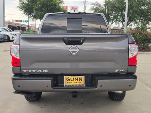 Used 2024 Nissan Titan SV w/ SV Convenience Package RWD image 4