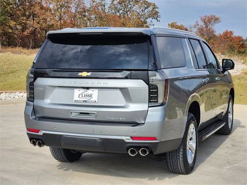 New 2026 Chevrolet Suburban Premier image 5