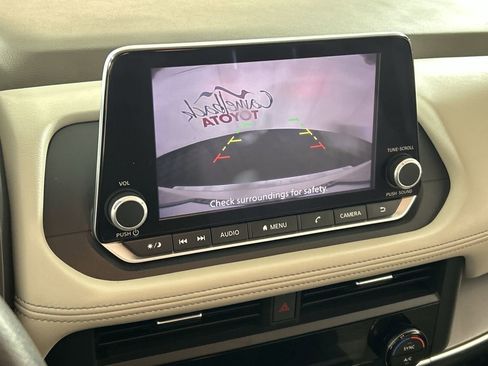 Used 2023 Nissan Rogue SV image 17