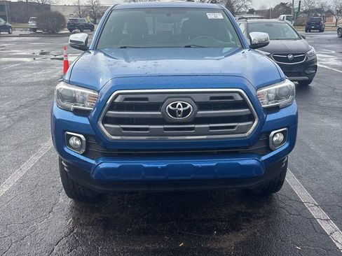 Used 2016 Toyota Tacoma Limited image 2