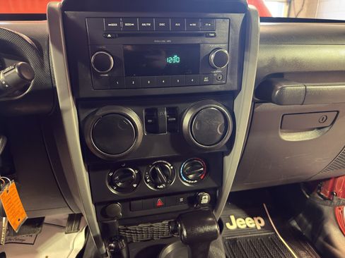 Used 2009 Jeep Wrangler X AWD/4WD image 18