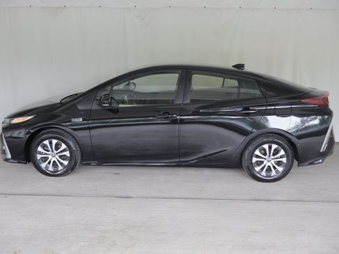 Used 2021 Toyota Prius Prime Limited FWD image 25