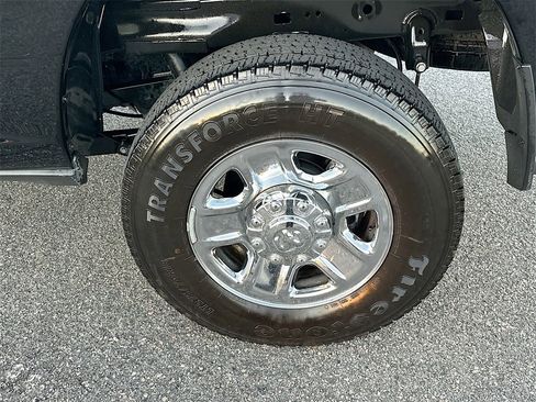 Used 2024 RAM 2500 Tradesman w/ Chrome Appearance Group image 24