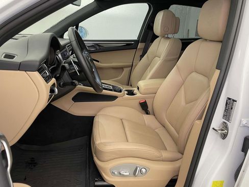 Used 2025 Porsche Macan image 5