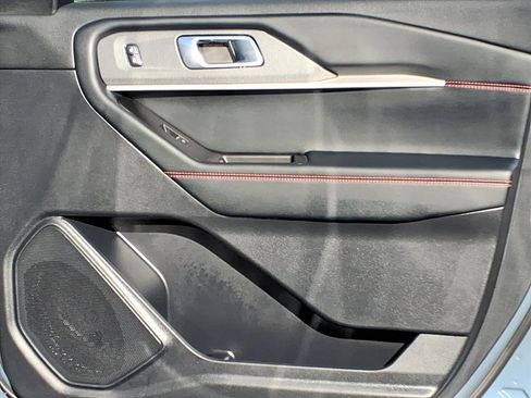 Used 2025 Ford Explorer ST-Line image 24