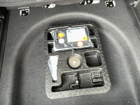 New 2026 Jeep Compass Limited image 13