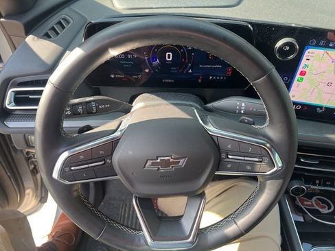 Used 2024 Chevrolet Traverse LS w/ Midnight/Sport Edition AWD/4WD image 4