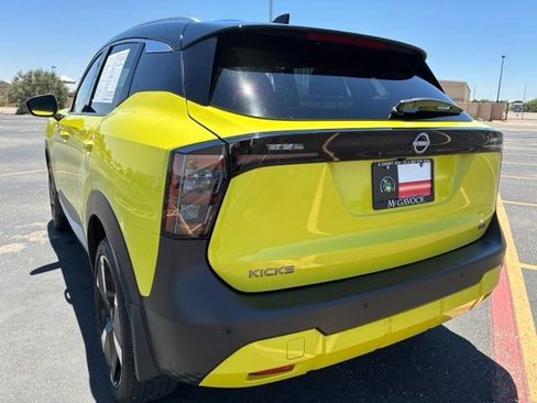 Certified 2025 Nissan Kicks SR FWD image 4