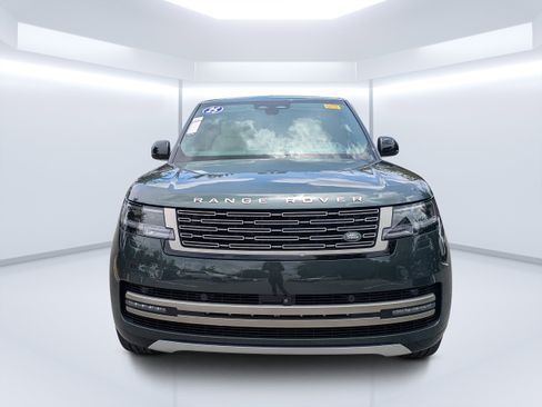 Used 2025 Land Rover Range Rover SE AWD/4WD image 8
