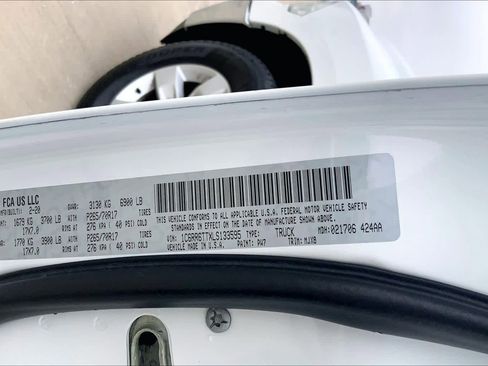 Used 2020 RAM 1500 Classic SLT w/ Luxury Group RWD image 33