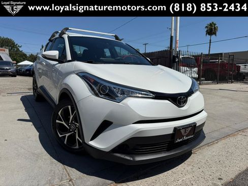 Used 2018 Toyota C-HR XLE FWD image 1