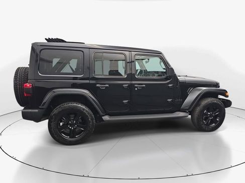 Used 2022 Jeep Wrangler Unlimited Sahara image 11