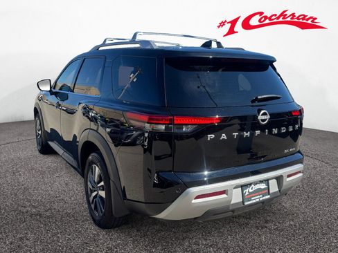 Used 2024 Nissan Pathfinder SL image 4