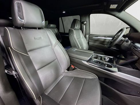 Used 2025 Cadillac Escalade Sport w/ LPO, Floor Liner Package AWD/4WD image 31