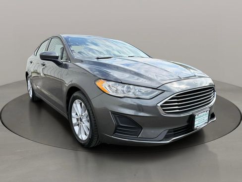 Used 2019 Ford Fusion SE image 9