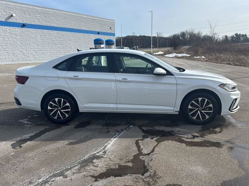 Used 2025 Volkswagen Jetta S image 6