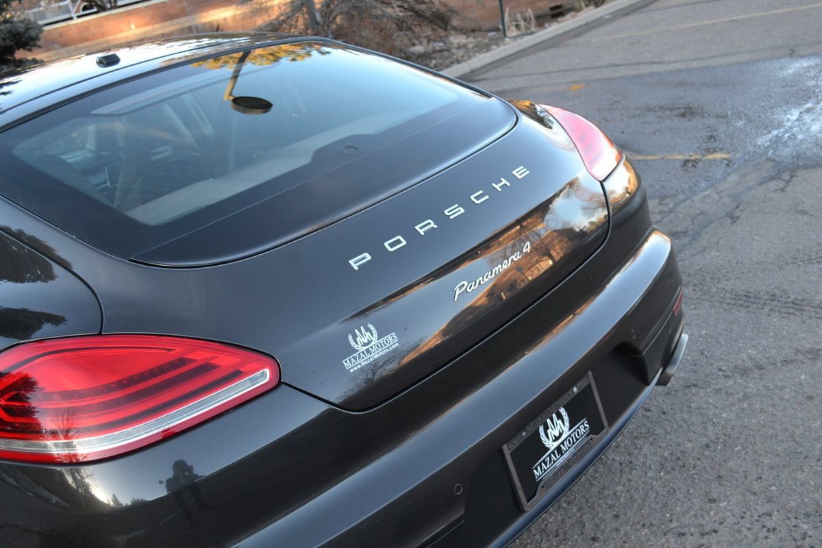 Used 2014 Porsche Panamera 4 w/ Premium Package AWD/4WD image 16