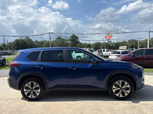 Used 2023 Nissan Rogue SV AWD/4WD image 4