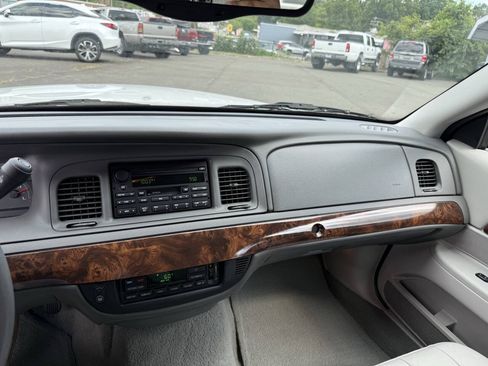 Used 2005 Mercury Grand Marquis LSE RWD image 15