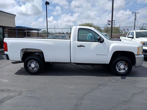 Used 2008 Chevrolet Silverado 2500 W/T w/ Snow Plow Prep Package image 4