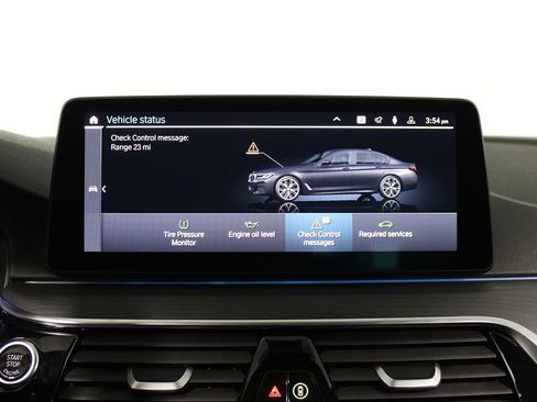 Used 2023 BMW 530e w/ M Sport Package image 18