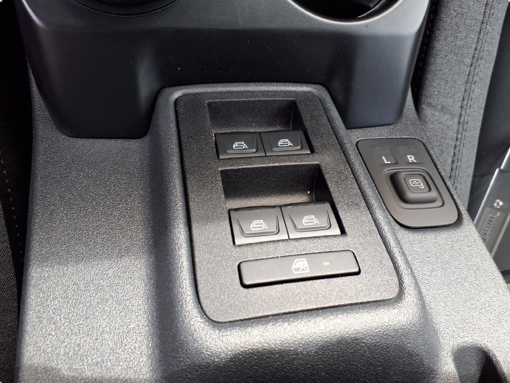 Used 2025 Ford Bronco 4-Door AWD/4WD image 17