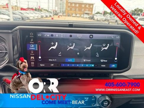 Used 2024 Jeep Wrangler Unlimited Sahara AWD/4WD image 21
