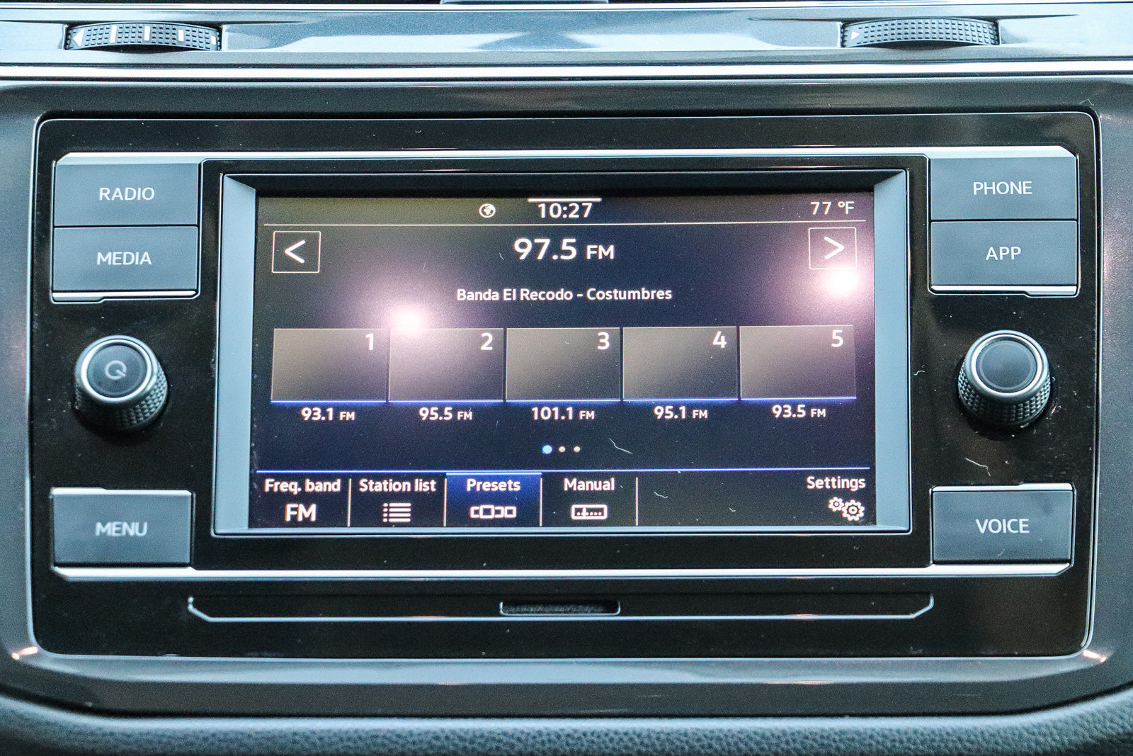 Used 2022 Volkswagen Tiguan S FWD image 15