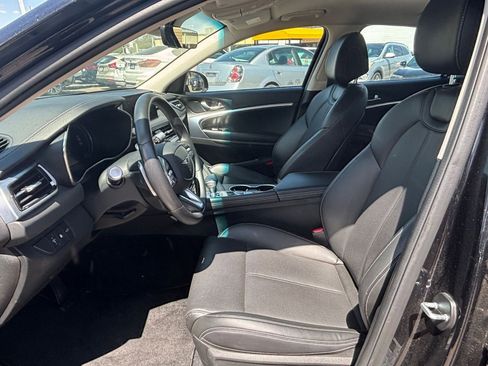 Used 2025 Genesis G70 2.5T AWD/4WD image 25